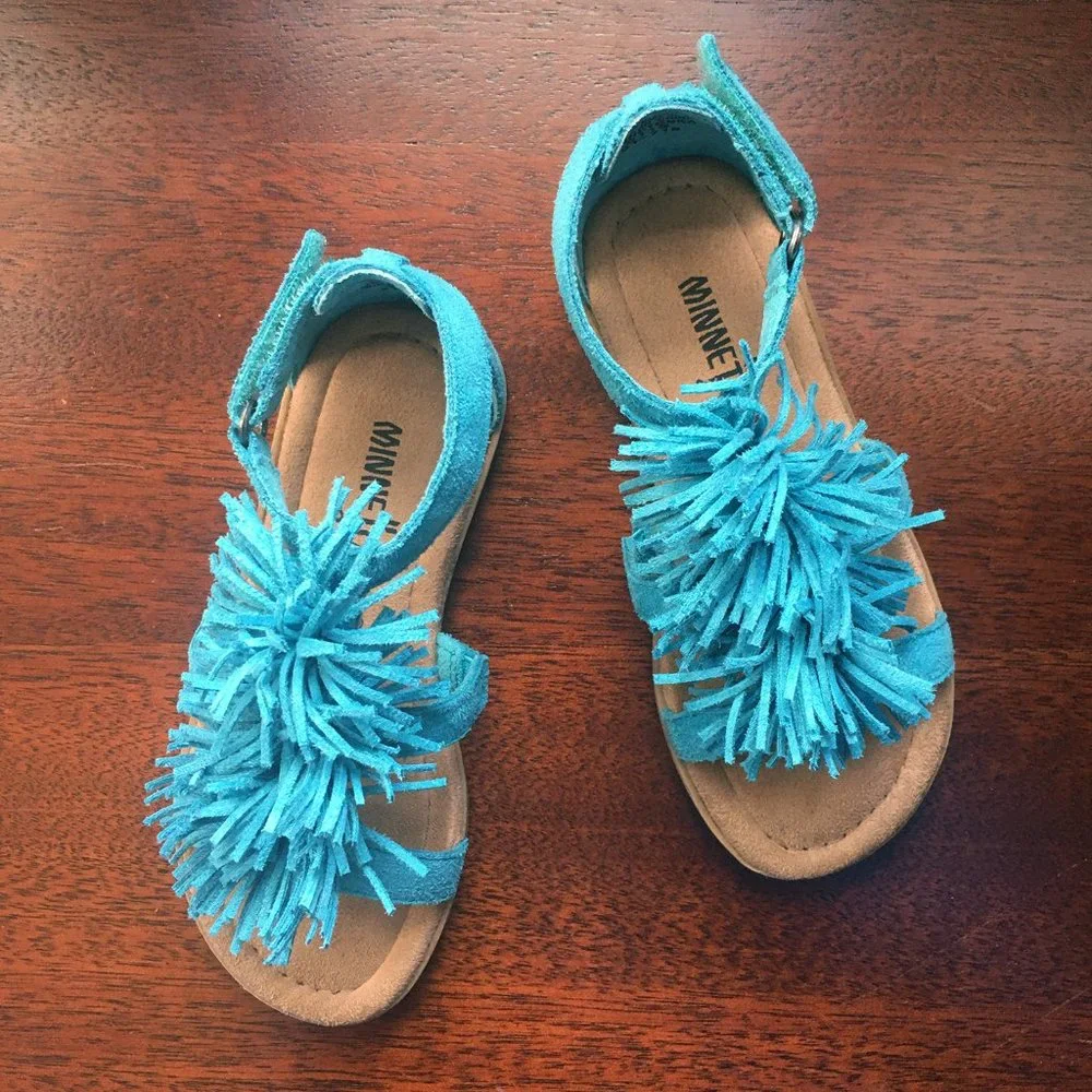 Minnetonka pompom fringe sandals 10